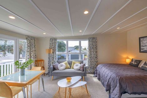 Photo of property in 33 Ferry Street, Seatoun, Wellington, 6022