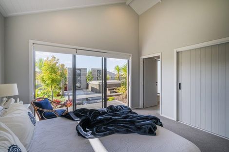 Photo of property in 18 Topping Place, Whitianga, 3510