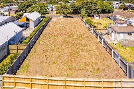 Photo of property in 19 Karewa Street, Castlecliff, Wanganui, 4501