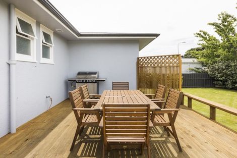 Photo of property in 10 Oriana Place, Highbury, Palmerston North, 4412
