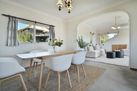 Photo of property in 14 Hunters Hill, Havelock North, 4130