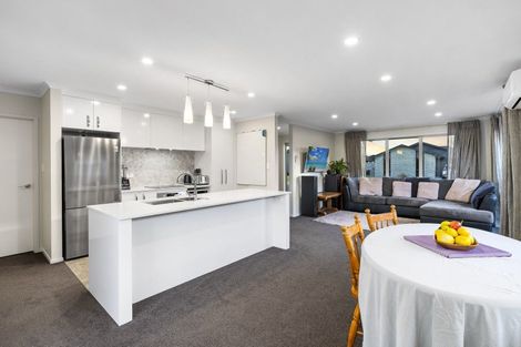 Photo of property in 12 Furlong Road, Papamoa, 3118