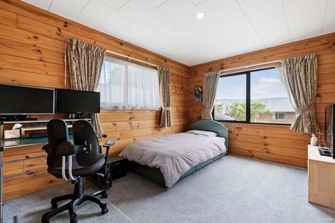 Photo of property in 151 Chivalry Road, Glenfield, Auckland, 0629