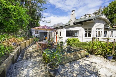 Photo of property in 99 Shakespeare Road, Bluff Hill, Napier, 4110