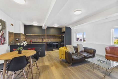 Photo of property in 7 Wesley Road, Kelburn, Wellington, 6012