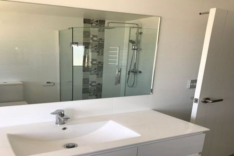 Photo of property in 53 Pitoitoi Drive, Riverhead, 0820