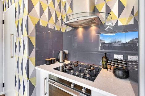 Photo of property in 18 Truscott Grove, Awapuni, Palmerston North, 4412