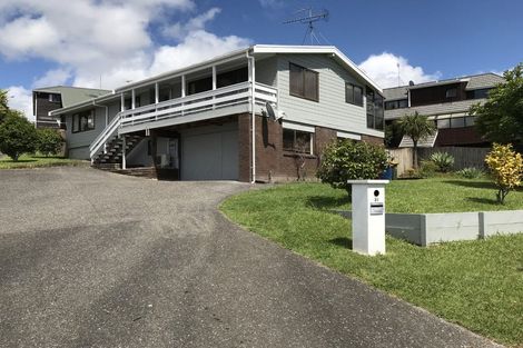 Photo of property in 31 Marina View Drive, West Harbour, Auckland, 0618