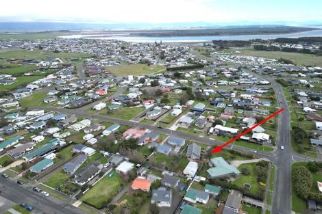 Photo of property in 5 Hennessy Street West, Foxton Beach, Foxton, 4815