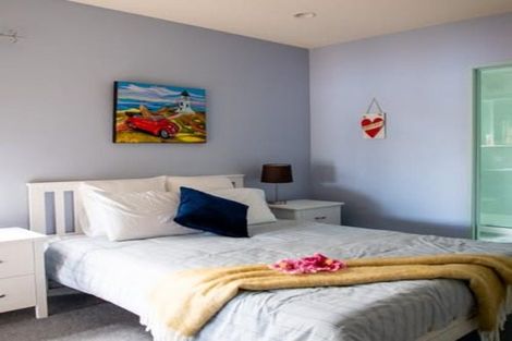 Photo of property in 4 Bush Point Road, Cable Bay, 0420