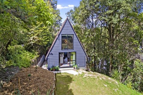 Photo of property in 1101 Dyers Pass Road, Governors Bay, Lyttelton, 8971