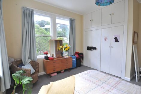 Photo of property in 140 Glenmore Street, Northland, Wellington, 6012