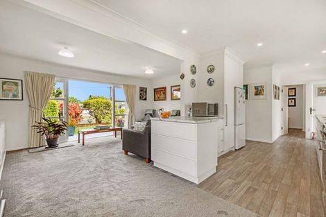 Photo of property in 1 Island View Road, Western Heights, Rotorua, 3015