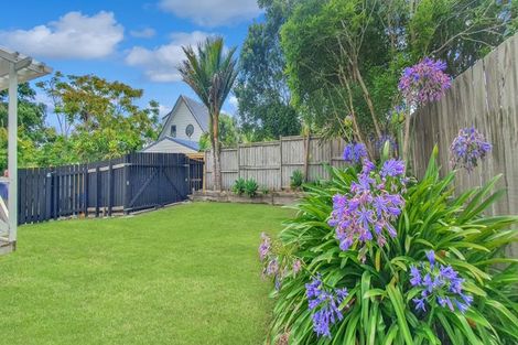 Photo of property in 4/176 Henderson Valley Road, Henderson, Auckland, 0612