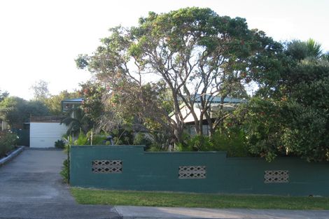 Photo of property in 92 Bruce Road, Glenfield, Auckland, 0629