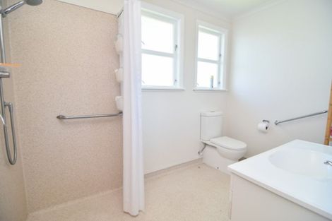 Photo of property in 10-12 Mckenzie Terrace, Carterton, 5713