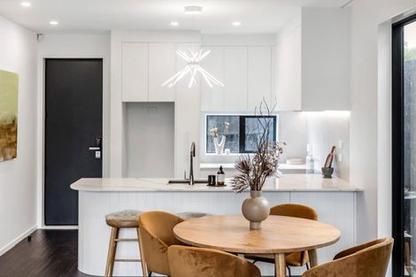 Photo of property in 15 Humariri Street, Point Chevalier, Auckland, 1022