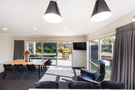 Photo of property in 9 Lorenzo Place, Kelvin Grove, Palmerston North, 4414