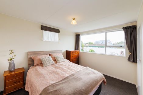 Photo of property in 28 Escort Grove, Awapuni, Palmerston North, 4412