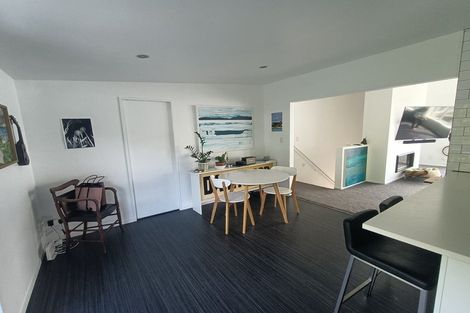 Photo of property in 277 Queens Drive, Lyall Bay, Wellington, 6022