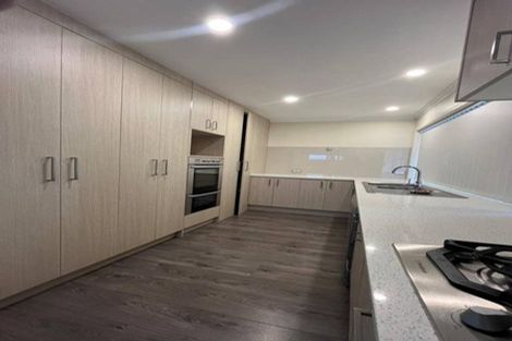 Photo of property in 5 Steeple Rise, Pakuranga, Auckland, 2010