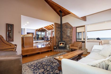 Photo of property in 113 Seaview Road, Piha, New Lynn, 0772