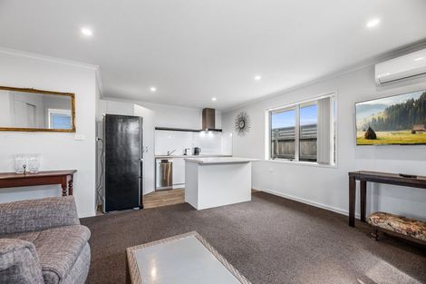 Photo of property in 16 Crest Way, Papamoa, 3118