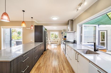 Photo of property in 473 Stokes Valley Road, Stokes Valley, Lower Hutt, 5019