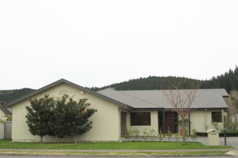 Photo of property in 5 West Place, Greenmeadows, Napier, 4112