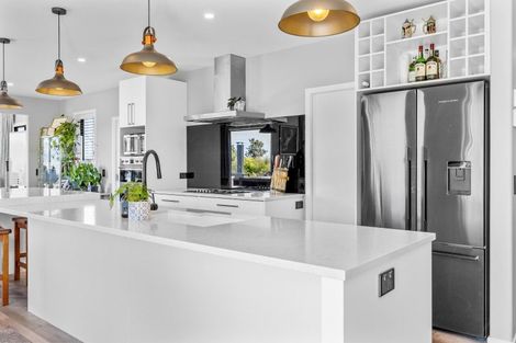 Photo of property in 28 Te Moenga Park, Acacia Bay, Taupo, 3330