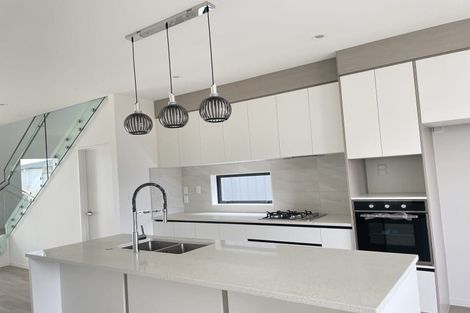 Photo of property in 13 Farranfore Road, Opaheke, Papakura, 2113