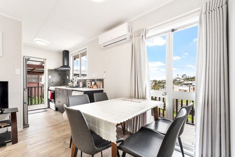 Photo of property in 4 Beverley Road, Stanmore Bay, Whangaparaoa, 0932