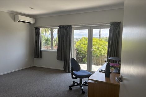 Photo of property in 1/953 Beach Road, Torbay, Auckland, 0630