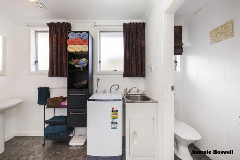 Photo of property in 16 Carow Street, Palmerston North, 4410