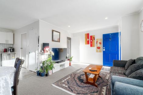 Photo of property in 2/17b Lavelle Road, Henderson, Auckland, 0612