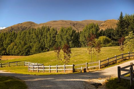 Photo of property in 32 Hogans Gully Road, Arrowtown, 9371