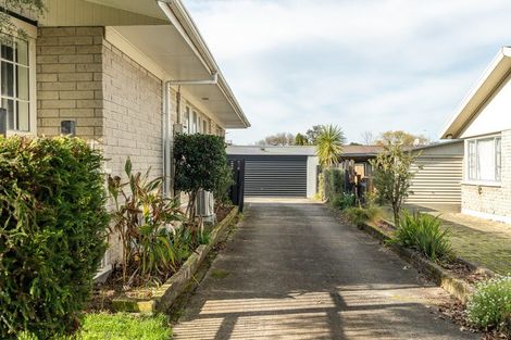 Photo of property in 35 Alison Street, Hamilton Lake, Hamilton, 3204