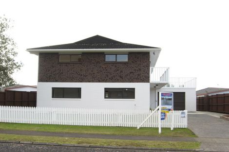 Photo of property in 5 Oakmont Place, Wattle Downs, Auckland, 2103