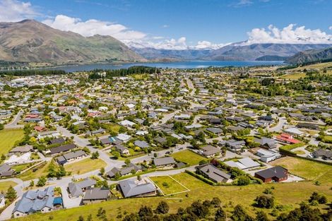Photo of property in 11b Fastness Crescent, Wanaka, 9305