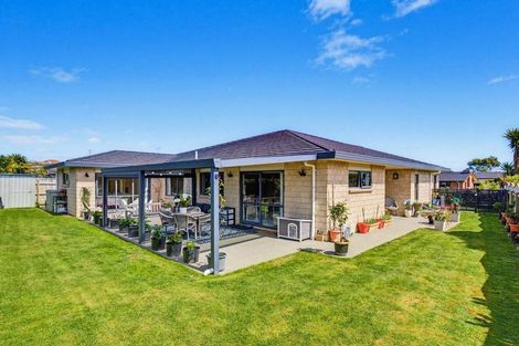 Photo of property in 143 Milne Drive, Paraparaumu, 5032