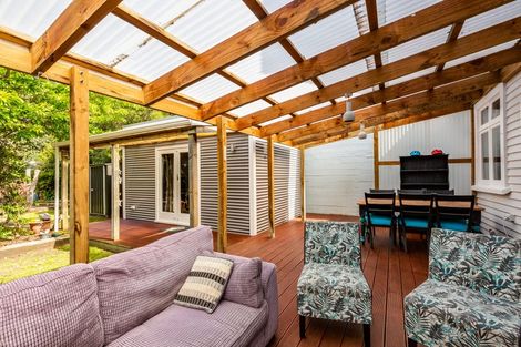 Photo of property in 75 Marine Parade, Eastbourne, Lower Hutt, 5013