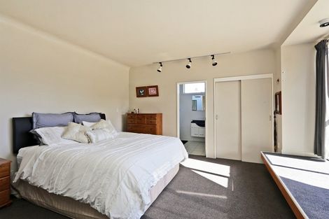 Photo of property in 2 Selwyn Road, Havelock North, 4130