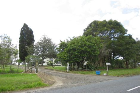 Photo of property in 76 Tawa Road, Kumeu, 0891
