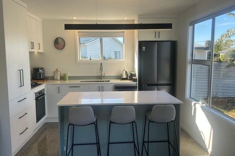 Photo of property in 44 Gillies Crescent, Waimarama, Havelock North, 4294