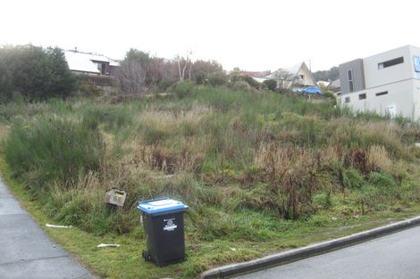 Photo of property in 70 Wynyard Crescent, Fernhill, Queenstown, 9300