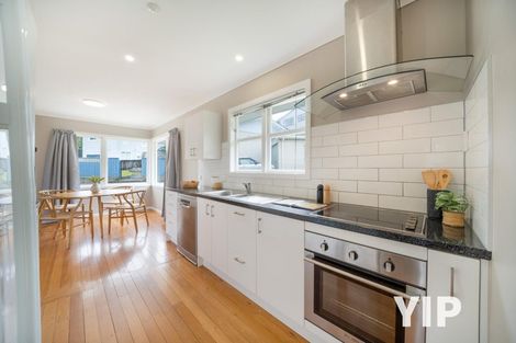 Photo of property in 54 Batchelor Street, Newlands, Wellington, 6037