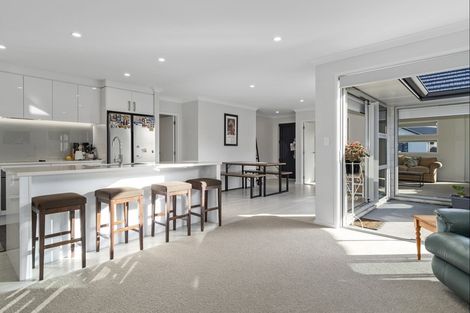 Photo of property in 41 Awataha Crescent, Pyes Pa, Tauranga, 3110