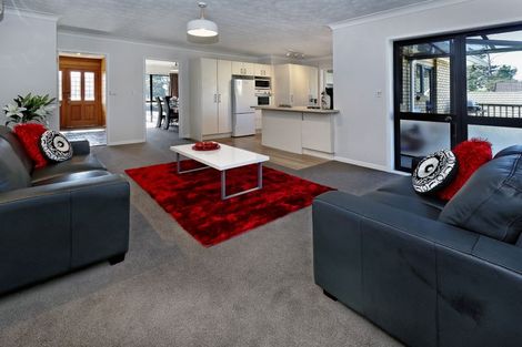 Photo of property in 2 Khaleel Place, Henderson, Auckland, 0612