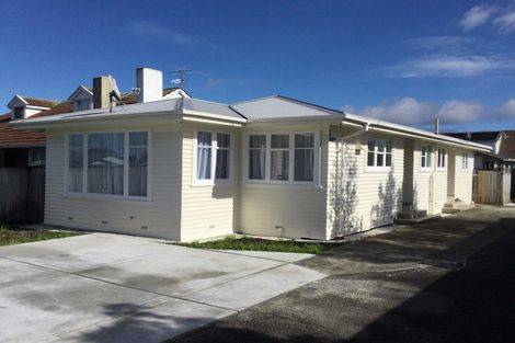 Photo of property in 208 Te Atatu Road, Te Atatu South, Auckland, 0610