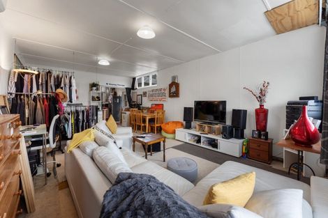 Photo of property in 68 Pinehaven Road, Pinehaven, Upper Hutt, 5019